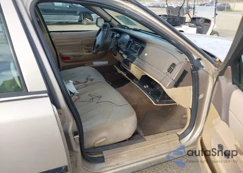 1997 Ford Crown Victoria Police Interceptor z USA, uszkodzony, nr VIN 2FALP71W4VX207848